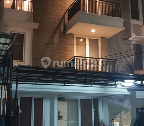 Rumah Dijual Strategis Janur Elok, Kelapa Gading – Siap Huni!