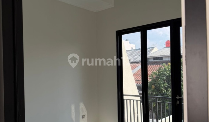 Dijual Rumah Siap Huni Cluster Boulevard Hijau, Kota Harapan Indah, Bekasi Rumah SHM di Harapan Indah Butuh Minim Renovasi 2