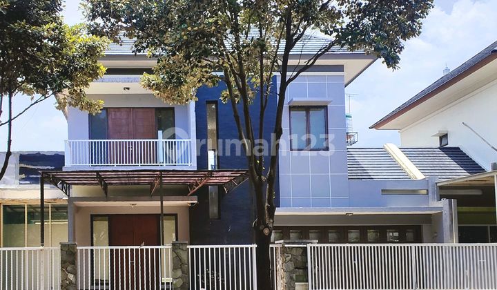 Prime Location! Strategic House for Rent in Heliconia, Kota Harapan Indah, Bekasi.