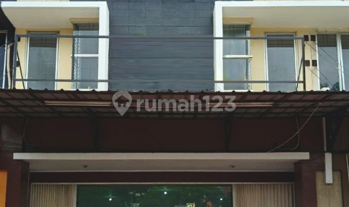 Ready-to-Use Shop House in a Strategic Location, Suitable for Various Businesses in Harapan Indah City, Bekasi.