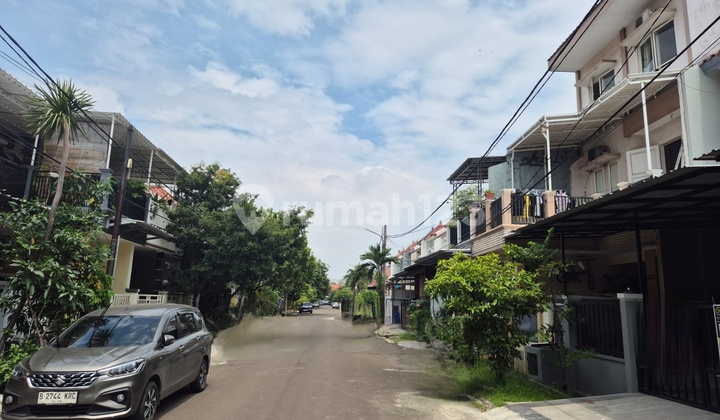 Hunian 2 Lantai Siap Huni Cluster Taman Puspa Di Harapan Indah Bekasi 1