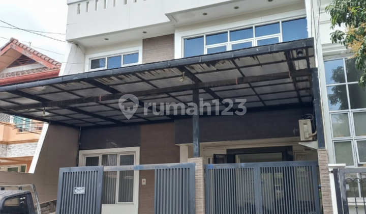 Rumah Siap Huni Dijual Lokasi Cantik di Gading Kirana, Kelapa Gading 1