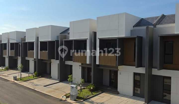 Rumah Baru Siap Huni Lokasi Summarecon Crown Gading, Bekasi  2