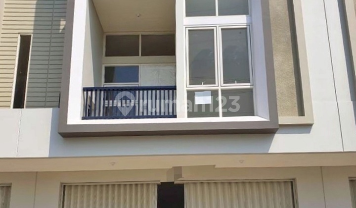 Cheap Price Ready-to-Use Ruko Location Near Vasana Cluster, Harapan Indah, Bekasi