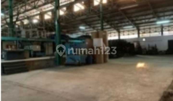 Warehouse for Sale !! Pulo Gadung Industrial Area, vacant, spacious carport
