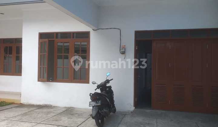 Disewakan Rumah Di Pinggir Jalan Cempaka Putih 1