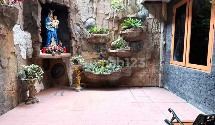 FOR SALE LUXURIOUS 2-STORY READY-TO-OCCUPY NICE KAYU PUTIH HOUSE 2