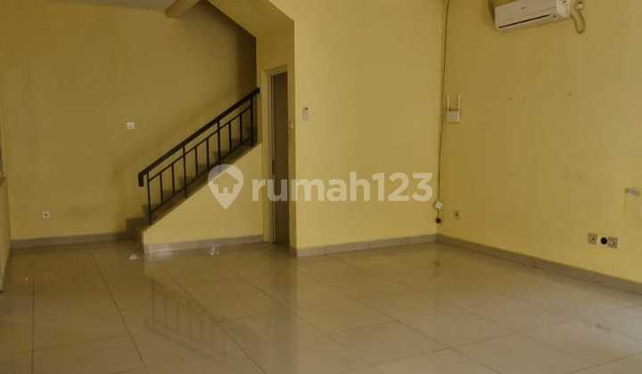 DISEWAKAN RUMAH PIK DALAM KOMPLEK 2 LANTAI 120JT/TAHUN KOSONGAN 2