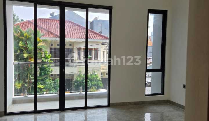 FOR SALE !! New 2-story house in Kelapa Gading complex, move-in ready.