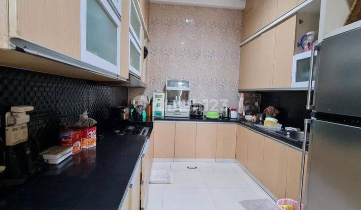 DISEWAKAN RUMAH !! ROYAL GADING SEMIFURNISH SIAP HUNI 2,5 LANTAI 2