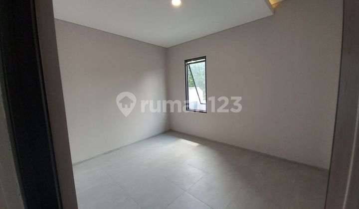 Murah!! Dijual Rumah 2Lantai di Kayu Putih 2