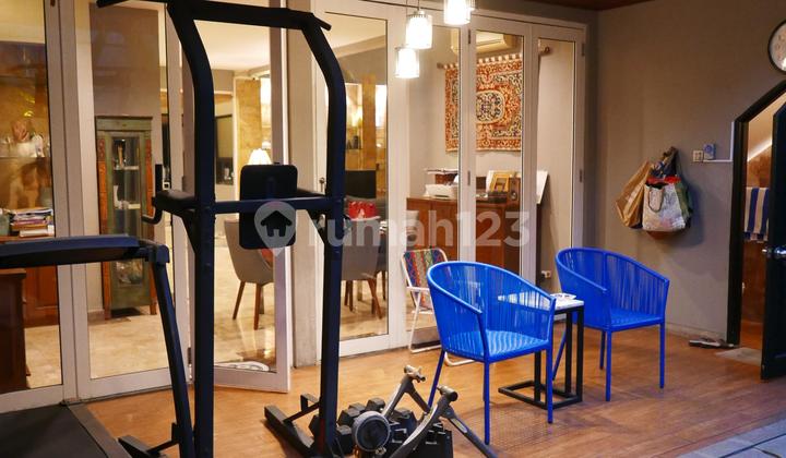 DIJUAL RUMAH CEMPAKA PUTIH MODERN TROPICAL SIAP HUNI 2 LANTAI 2