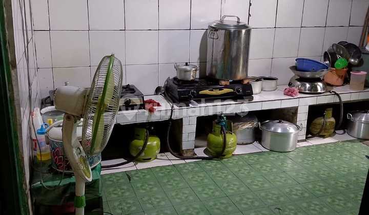 For Sale: Commercial House in Bekasi, Along Main Road, Very Strategic Location. 2