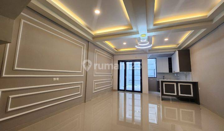 Dijual Rumah Brand New !! Gading Griya Cakep Kosongan Siap huni 2,5 Lantai 1