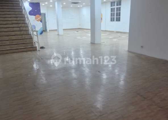 Murah!!! Disewakan Ruko Gandeng Moi 4 Lantai Siap Huni