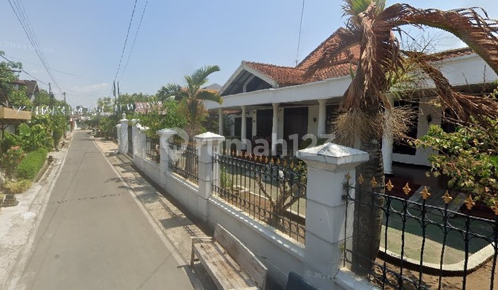 Disewakan Rumah Megah Halaman Luas 900 M² di Gajahan Colomadu 2