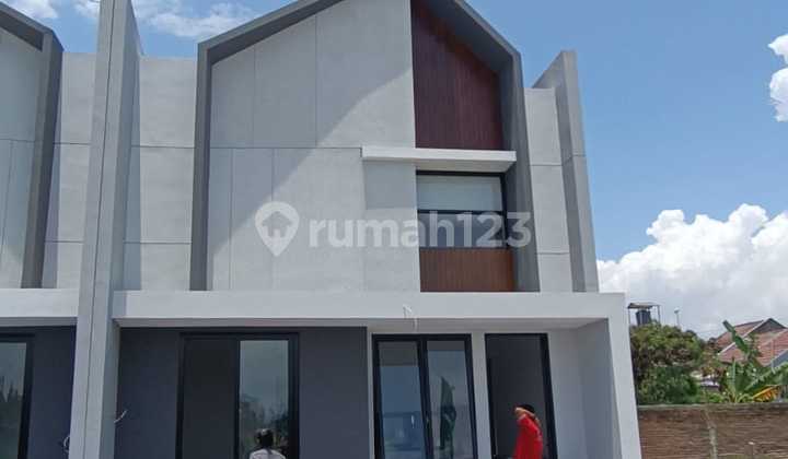 Modern Minimalist Design 2-Story House in a Gated Community (One Gate) in Mayang, Gatak 2