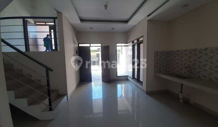 Dijual Rumah Modern 2 Lantai Siap Pakai di Puri Permata Kartasura 2