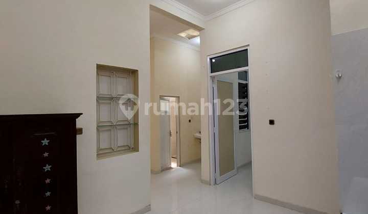 Dijual Rumah Minimalis Siap Huni Lingkungan Cluster Hadap Selatan di Gading Permai Raya Grogol 2