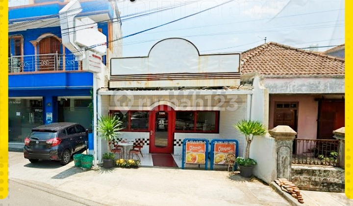 Disewakan Rumah Usaha Strategis Fasad Komersial di Jalan Agus Salim Solo Disewakan Rumah Usaha Strategis Fasad Komersial di Jalan Agus Salim Solo