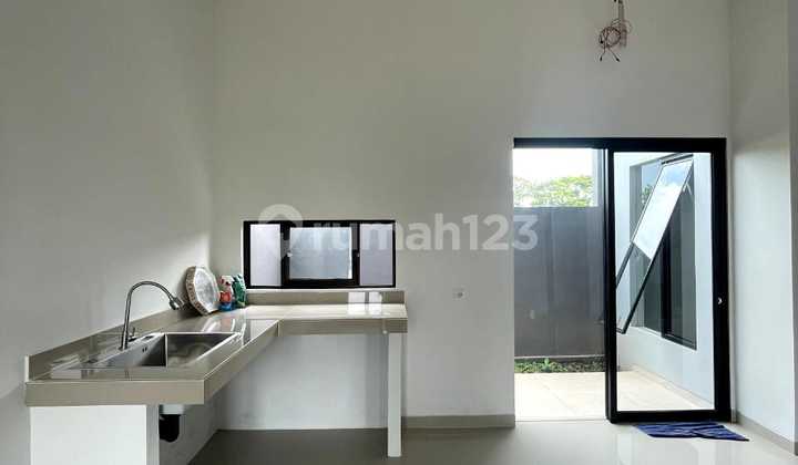 Turun Harga! Rumah Modern 2 Lantai di Jl. Mangesti Raya Gatak