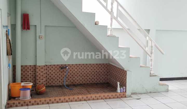 Dijual Rumah Mewah Lebar Depan 14 Meter di Kawasan Elit Fajar Indah 2