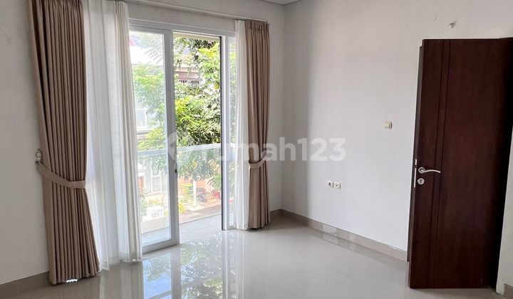 For Sale Modern 2-Story House One Gate System Facing North in Kertonatan Kartasura 2