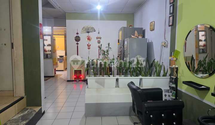 Ready-to-live-in house in Puan Timur, Kelapa Gading. 2