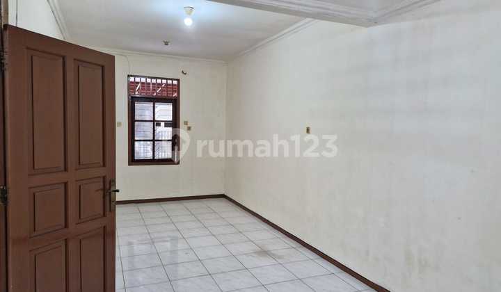 Affordable House with Certificate of Ownership, Gading Indah Utara, Kelapa Gading, North Jakarta 2