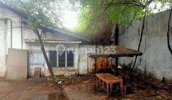 Dijual Tanah / Gudang Tua Ex Showroom Di Gunung Sahari Jakpus