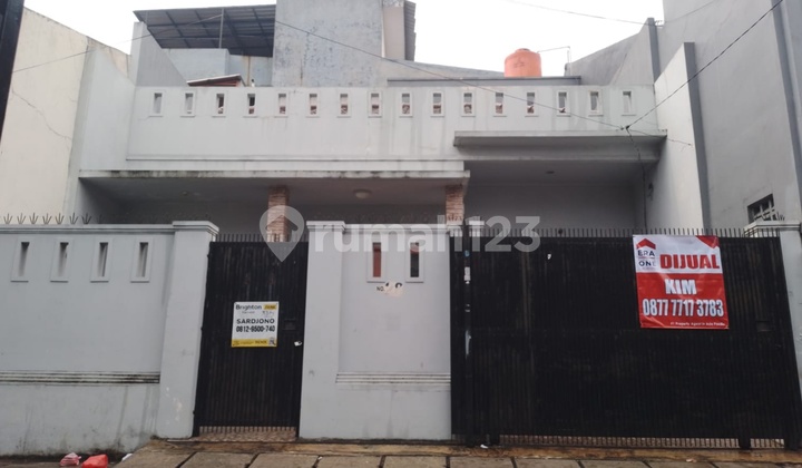 Rumah Rapih Siap Huni Strategist di Cempaka Putih