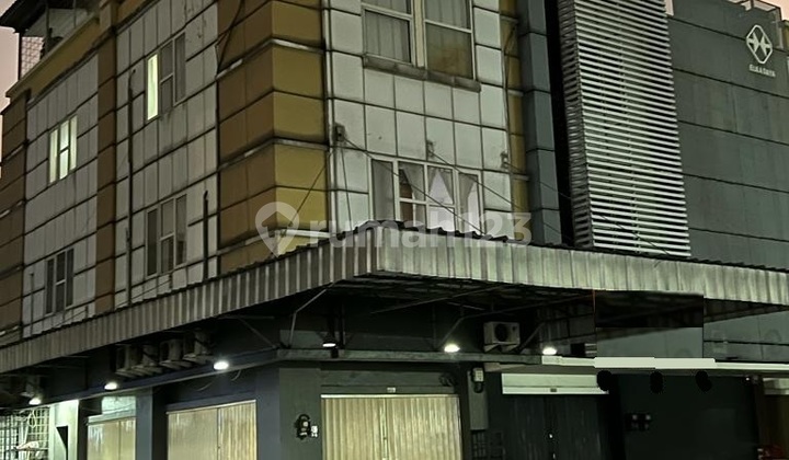 RUKO HOEK GOLDEN BOULEVARD BSD CITY SERPONG 4 LANTAI SIAP USAHA