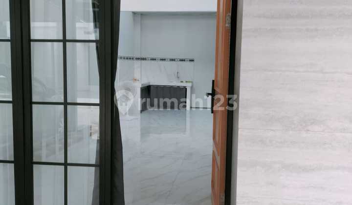 DISEWA CEPAT!! Rumah Modern 2 Lantai Sudah FULL Renov di Grand Duta City - Harga Sewa 30juta/th 2
