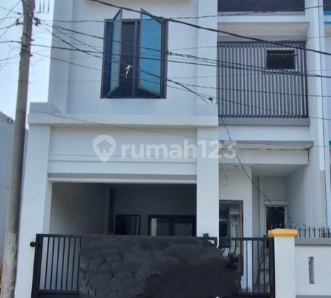 Dijual CEPAT! Rumah Strategis 2 Lantai Hadap Selatan di Perumahan Pelindo II 1