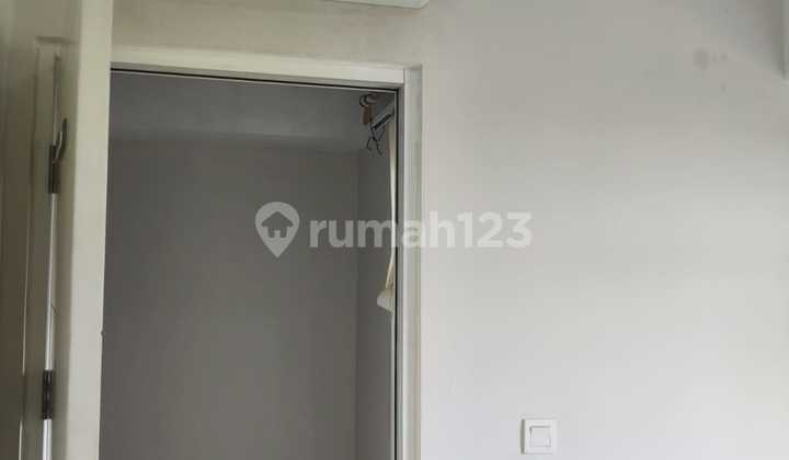 Disewakan Apartemen Springlake dengan Fasilitas 2 Unit AC di Summarecon Bekasi  2