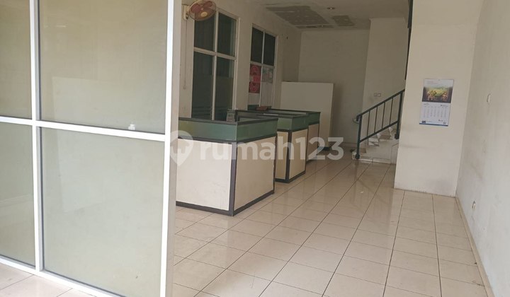 3-Story Hook Ruko in Grand Wisata, East Bekasi 2