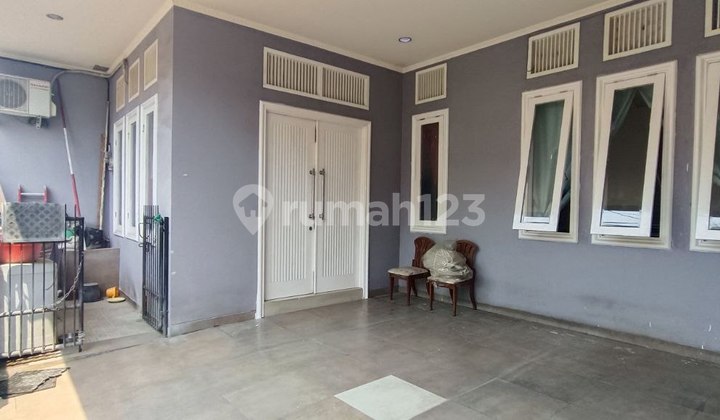 3-Story House in Pondok Pekayon Indah Complex, Bekasi 2