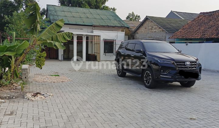 Dijual Rumah Sangat Strategis di Pinggir Jalan Raya Daerah Depok Dijual Rumah Sangat Strategis di Pinggir Jalan Raya Daerah Depok