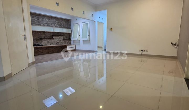 Dijual Rumah Singgasana Pradana 2