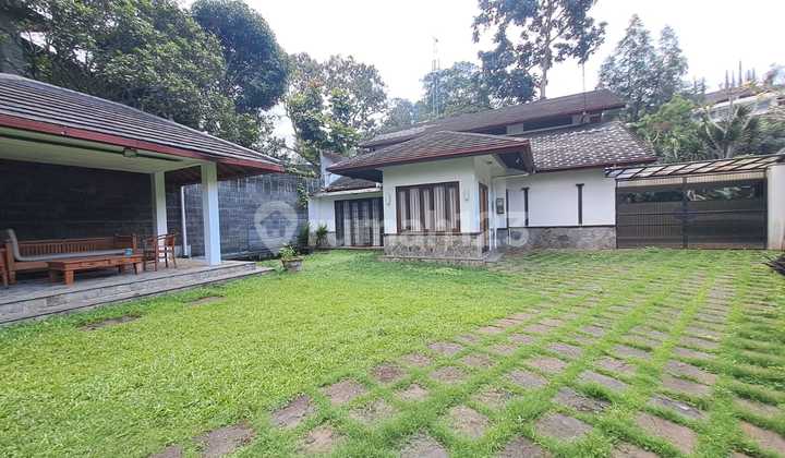 Comfortable & Lush House in Hegarmanah Location 2