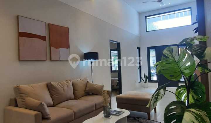 Davion House* At Kota Baru Parahyangan- The Modern Curve House 