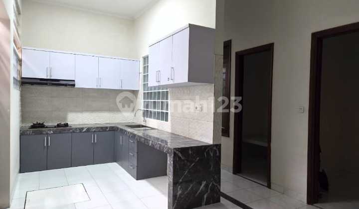 Dijual Rumah Singgasana Sangat Siap Pakai 2