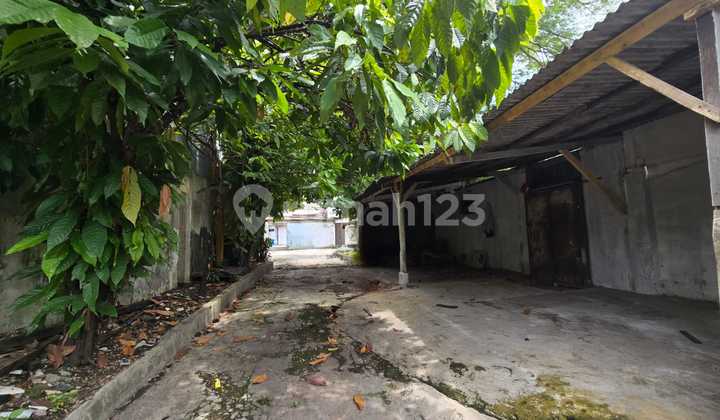 Dijual Ruang Usaha Hitung Tanah Mainroad A.yani ( Sangat Strategis) 2