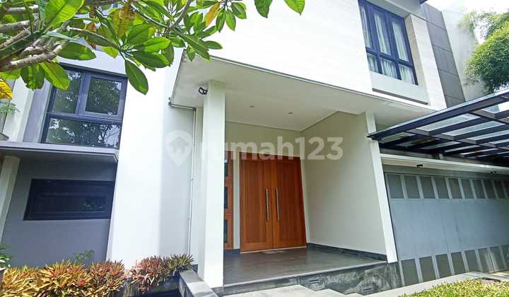 Rumah Mewah Minimalis Modern Di Pusat Kota 