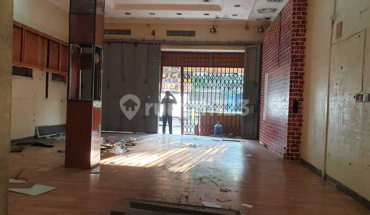 Business Space in the Center of Bandruko City in Leuwi Panjang Mainroad 2