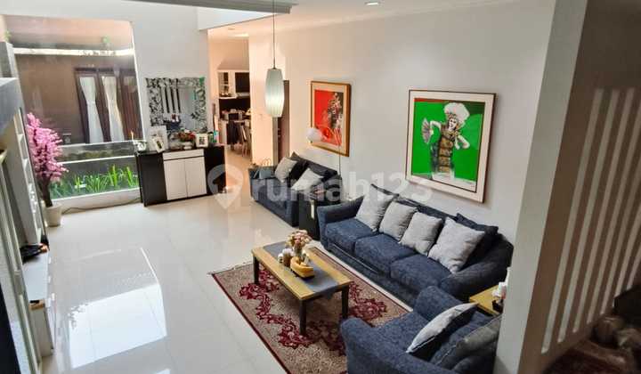 Rumah Terawat 2 Lantai Komplek Batununggal Bandung