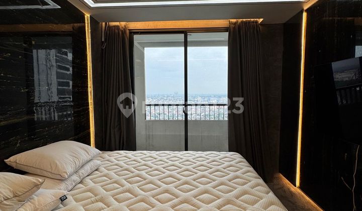 For Sale Marble-Full Furnished Apartment on Collins Boulevard 2