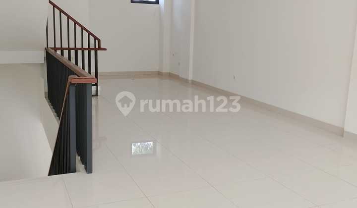 For Sale New Ready-to-Use Shop House in Greenwich Business Park 2