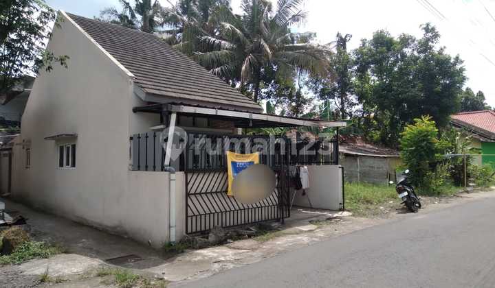 A096 - Rumah Siap Huni Pinggir Jalan Aspal Dekat Pasar Godean A096 - Rumah Siap Huni Pinggir Jalan Aspal Dekat Pasar Godean