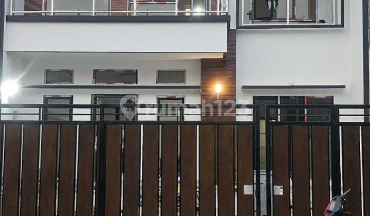 Brand new house in BSD Nusa Loka, 2 floors ready to occupy. 2